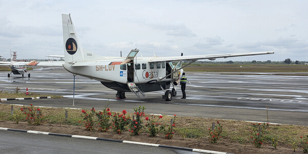 다르에스살람에서 잔지바르로 가는 경비행기