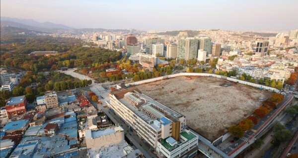 종묘와 그 건너편 세운4구역 재개발사업부지