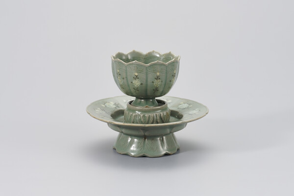 청자 상감 국화무늬 꽃모양 잔과 잔받침