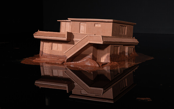 김주리_휘경;揮景-m10, soil, water, 34 x 36 x 36.5 cm (dimensions variable), 2025